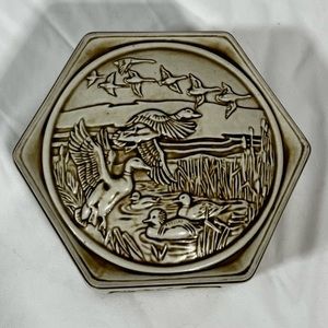 Vintage 1980 Avon Ceramic Duck Hexagon Trinket Box Ceramarte Brazil